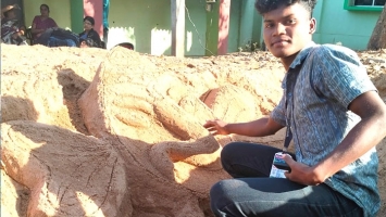 Students are participating in SAND ART COMPETITIONS organised by ARTS SOCIETY,KUCHINDA COLLEGE.
